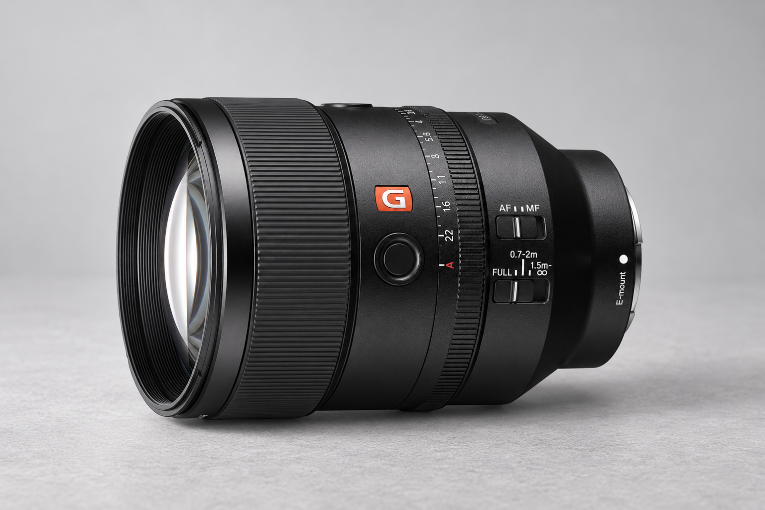 索尼135mm f/1.8 GM型号外观图