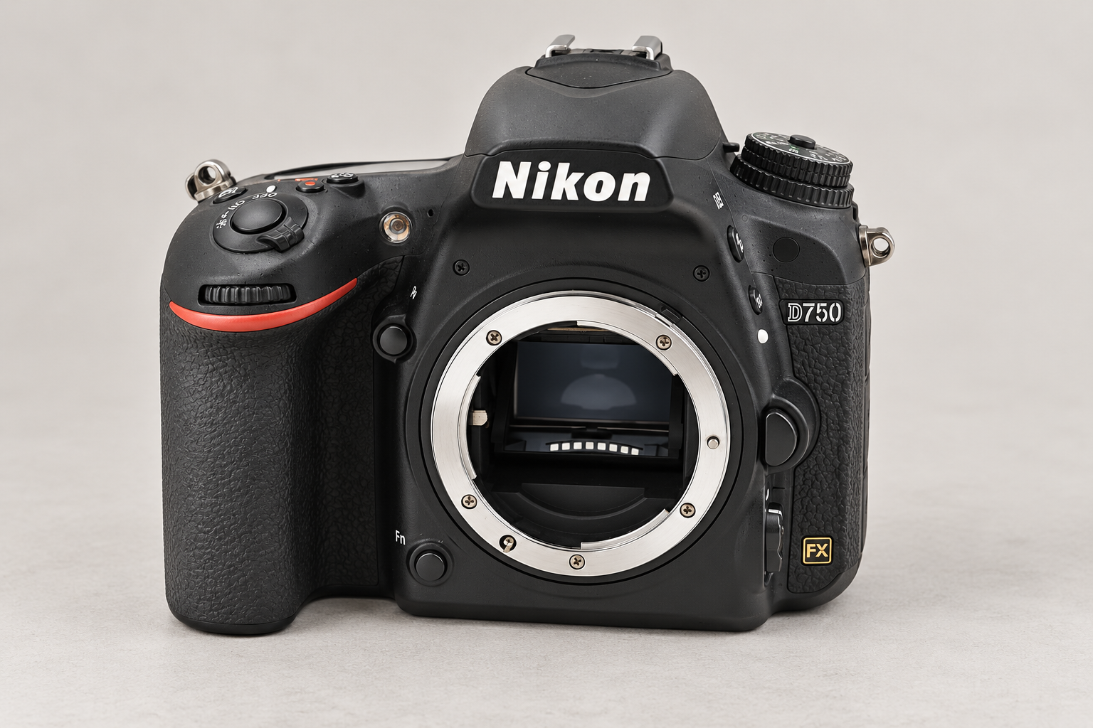 尼康D750单机身前侧型号图,展示F卡口、D750铭牌和FX标识