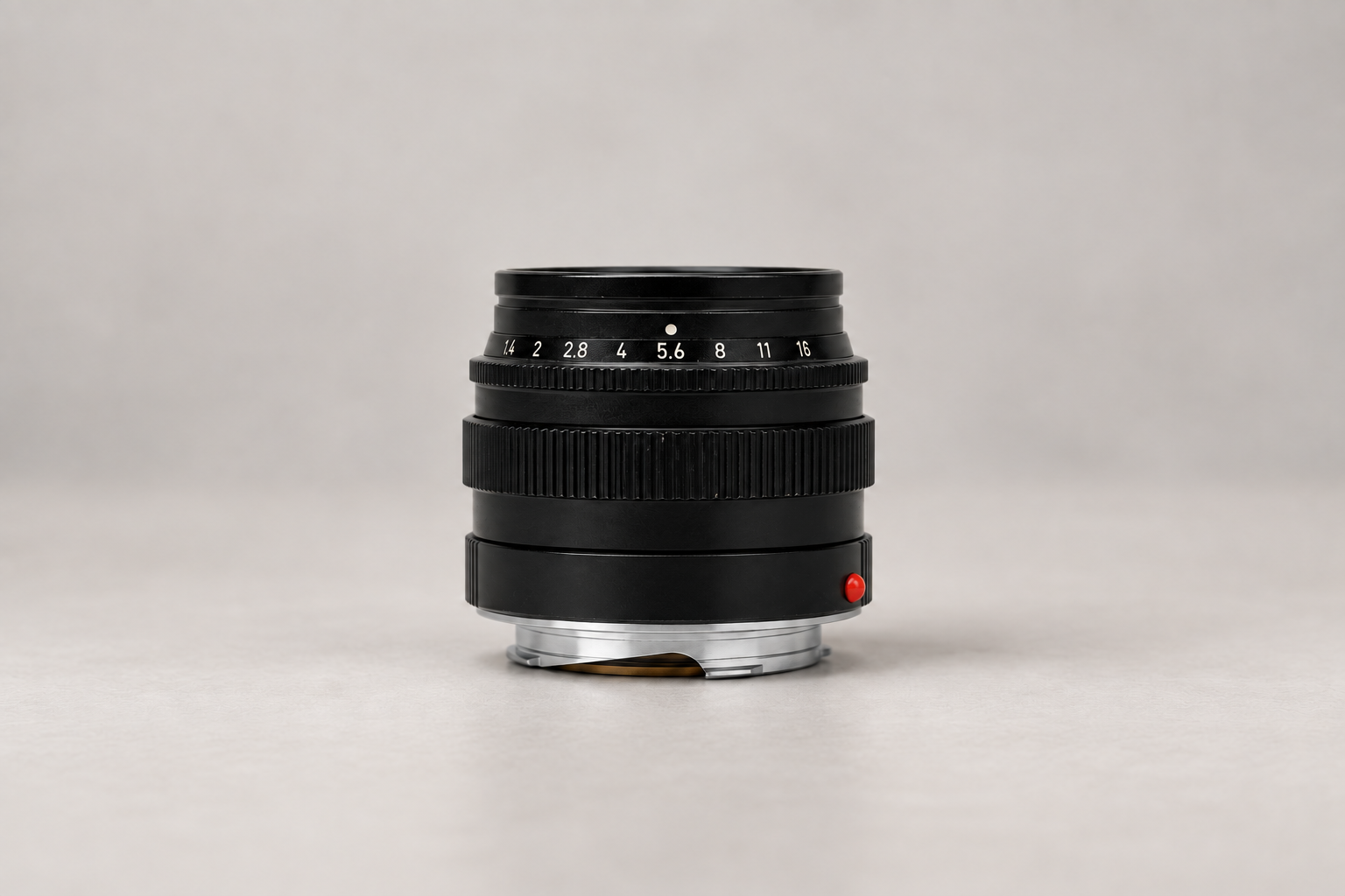 徕卡 Summilux M 50mm f/1.4 (E43)黑色型号外观图