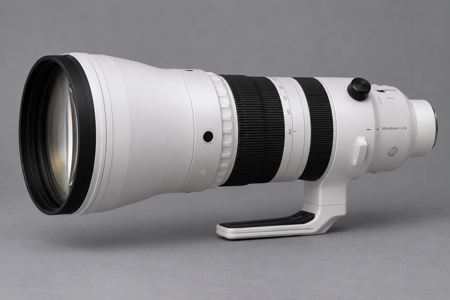 适马 300-600mm f/4 DG OS Sports型号外观图